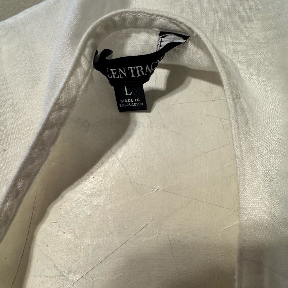 Ellen Tracy White V-Neck Top with Gold Accents - Picture 5 of 6